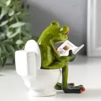 Сувенир полистоун лак "Лягушонок на унитазе с журналом" 10,5х6х10,5 см