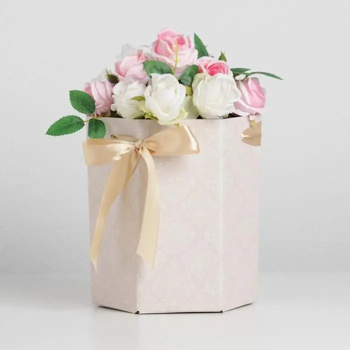 Коробка подарочная складная шестигранник «Классический узор», 17 х 14,8 х 19,5 см