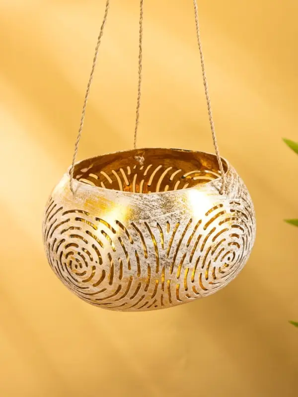 Подсвечник подвесной из кокоса, 13-16 см, бело-золотой Подсвечник подвесной из кокоса, 13-16 см, бело-золотой