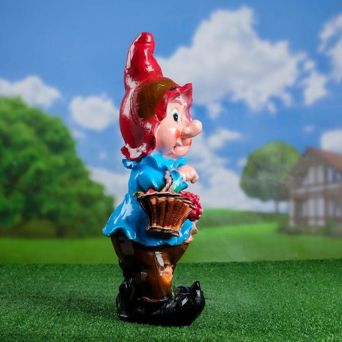 Садовая фигура  Садовая фигура "Гном с виноградом" 17х20х50см