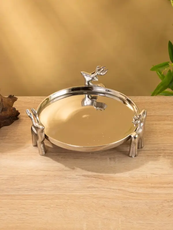 Тортовница со стеклянной крышкой "Олени" 23х23х20 см, алюминий