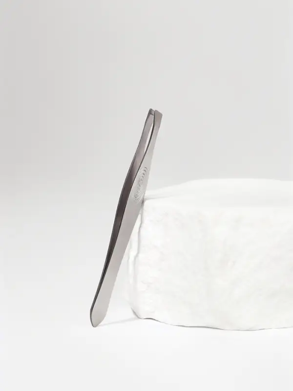 Пинцет для бровей и ресниц, скошенный, узкий, 9 см