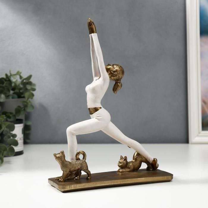 Сувенир полистоун  Сувенир полистоун "Девушка в позе воина, с кошками" розовый 25х18,7х6,4 см