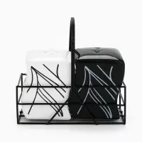 Солонка и перечница &laquo;Линии&raquo;, 100 мл