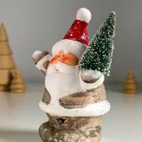 Сувенир керамика свет "Дед Мороз в серебристой шубке с ёлочкой" 9,5х7,5х14,5 см