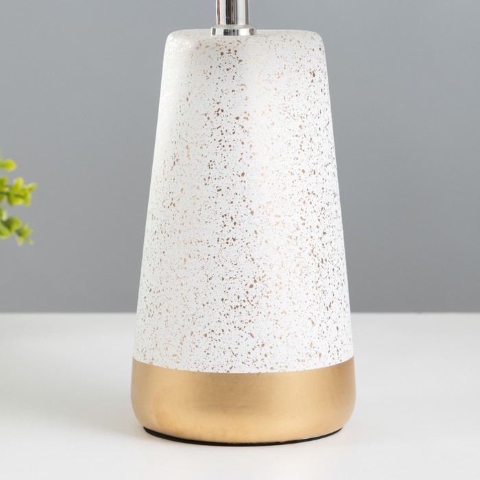 Настольная лампа Настольная лампа "Адриен" E14 40Вт белый-золото 23х23х40 см RISALUX