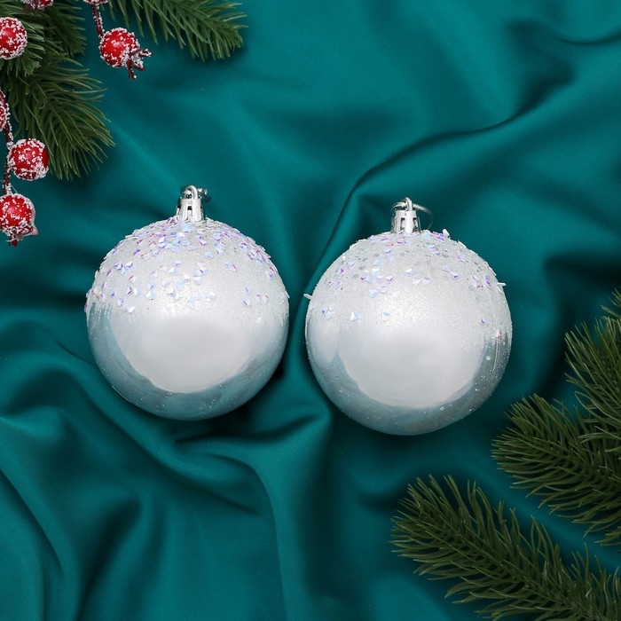 Набор шаров пластик d-8 см, 2 шт Набор шаров пластик d-8 см, 2 шт "Зимнее сияние" серебро