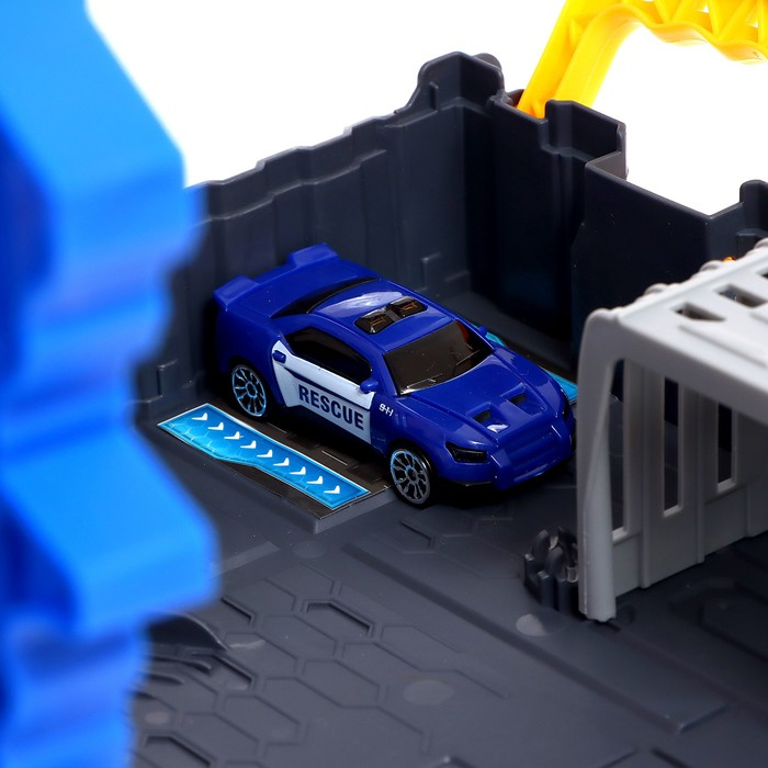 Парковка «Полиция», в чемодане Парковка «Полиция», в чемодане