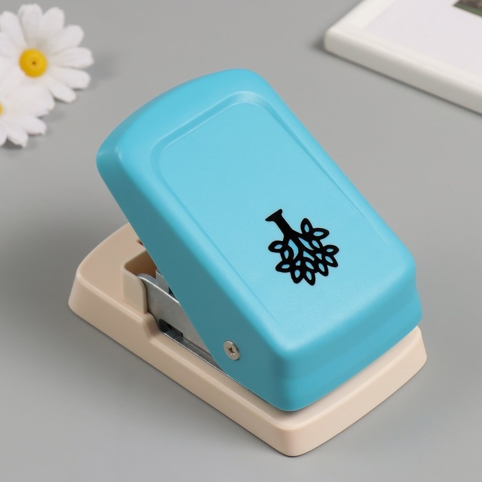 Дырокол фигурный рисунок 5х5 см Дырокол фигурный рисунок 5х5 см "Дерево фигурное" 8.6х14,6х6,9 см