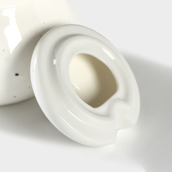 Сахарница фарфоровая с ложкой Доляна &laquo;Млечный путь&raquo;, 330 мл, цвет белый в крапинку