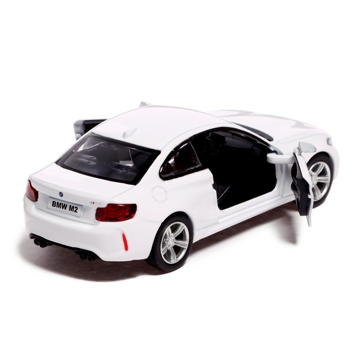 Машина металлическая BMW M2 COUPE, 1:32, инерция, открываются двери, цвет белый Машина металлическая BMW M2 COUPE, 1:32, инерция, открываются двери, цвет белый