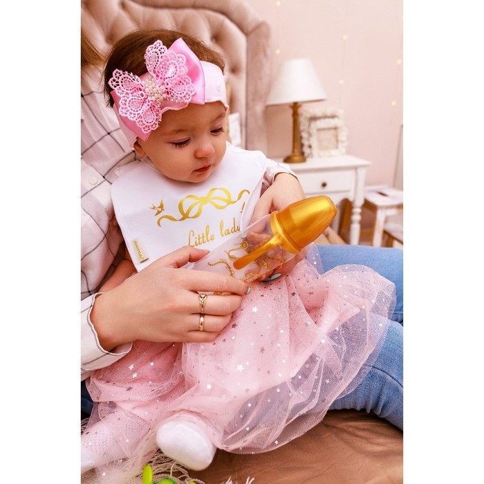 Бутылочка для кормления «Little lady», классическое горло, с ручками, 250 мл., от 3 мес., Золотая коллекция Бутылочка для кормления «Little lady», классическое горло, с ручками, 250 мл., от 3 мес., Золотая коллекция