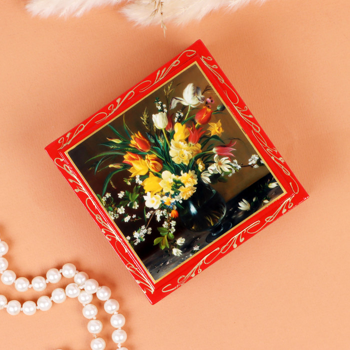 Шкатулка «Цветы в вазе», красная, 10х10 см, лаковая миниатюра Шкатулка «Цветы в вазе», красная, 10х10 см, лаковая миниатюра