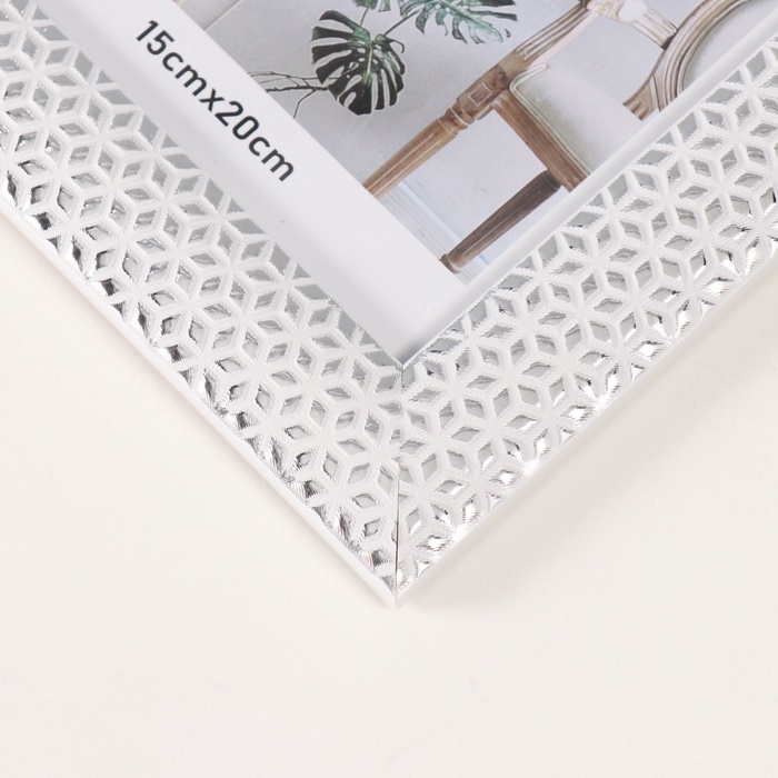 Фоторамка пластик 15х20 см Фоторамка пластик 15х20 см "Серебристые кристаллы" белая 1,3х19,4х24,4 см