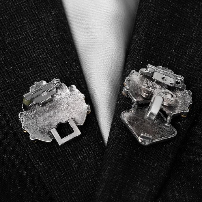 Зажим для кардигана «Ромб», цвет белый в серебре Зажим для кардигана «Ромб», цвет белый в серебре