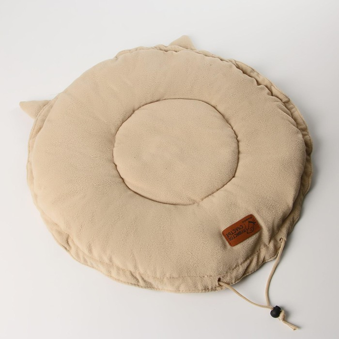 Лежанка для животных на стяжке с ушками, цвет бежевый 30-50 см Лежанка для животных на стяжке с ушками, цвет бежевый 30-50 см