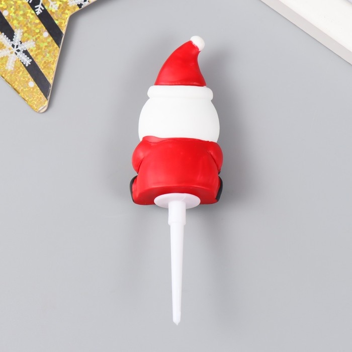 Декор для творчества полистоун Декор для творчества полистоун "Дедушка Мороз с подарком" 3х5,2 см