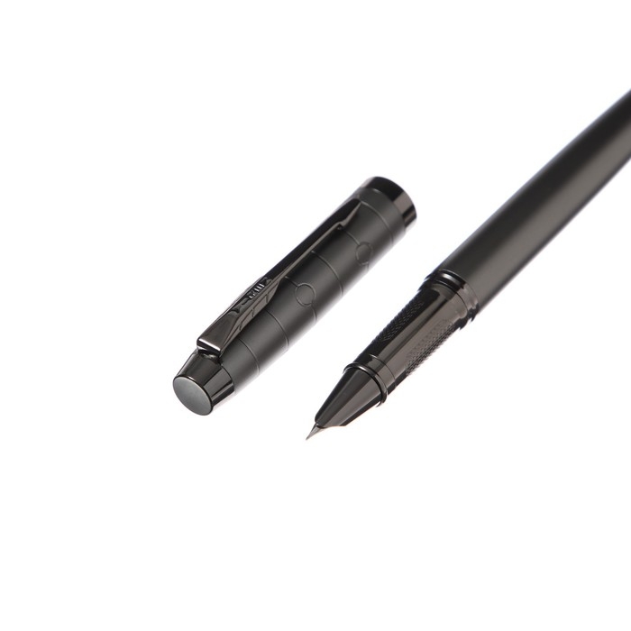 Ручка подарочная перьевая, в кожзам футляре, корпус темно-серый Ручка подарочная перьевая, в кожзам футляре, корпус темно-серый