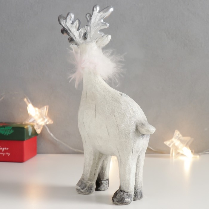 Сувенир полистоун Сувенир полистоун "Лосик с серебристыми рожками, с пуховым шарфом" 20х11х7 см