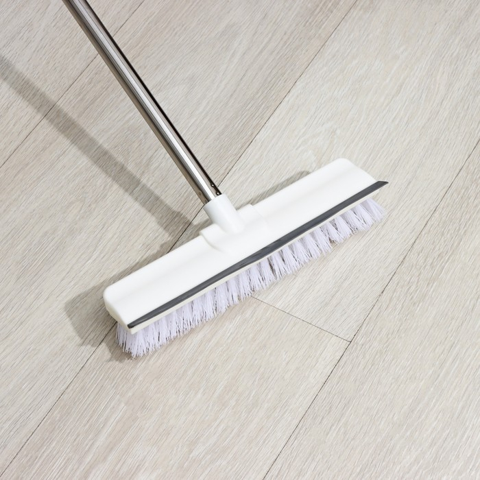 Щётка для подметания пола с водосгоном Доляна, черенок из нержавеющей стали, 28×6,5×117 см Щётка для подметания пола с водосгоном Доляна, черенок из нержавеющей стали, 28×6,5×117 см