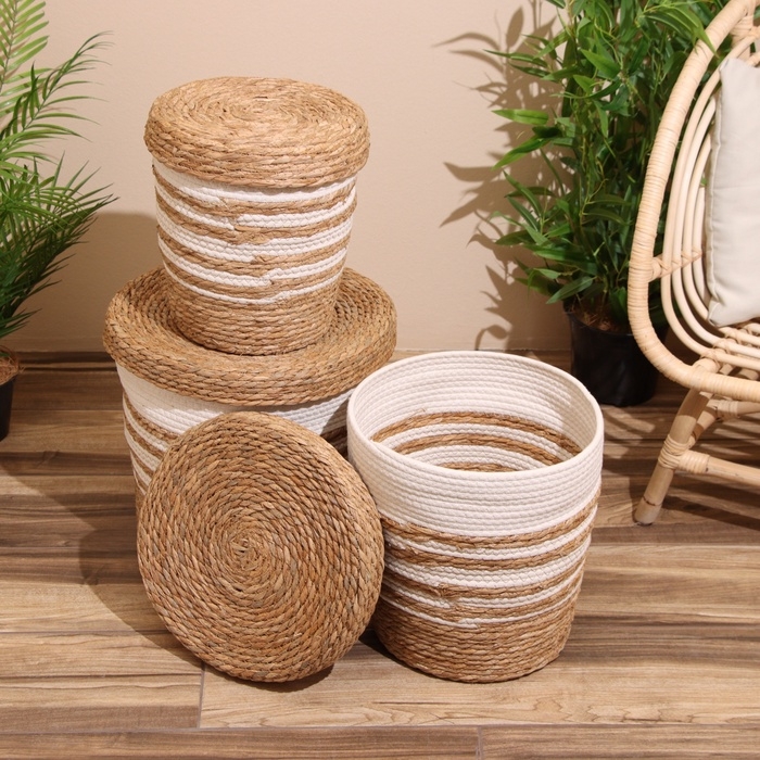 Набор плетёных корзин с крышкой, 3 шт, 36х36х37 см Набор плетёных корзин с крышкой, 3 шт, 36х36х37 см