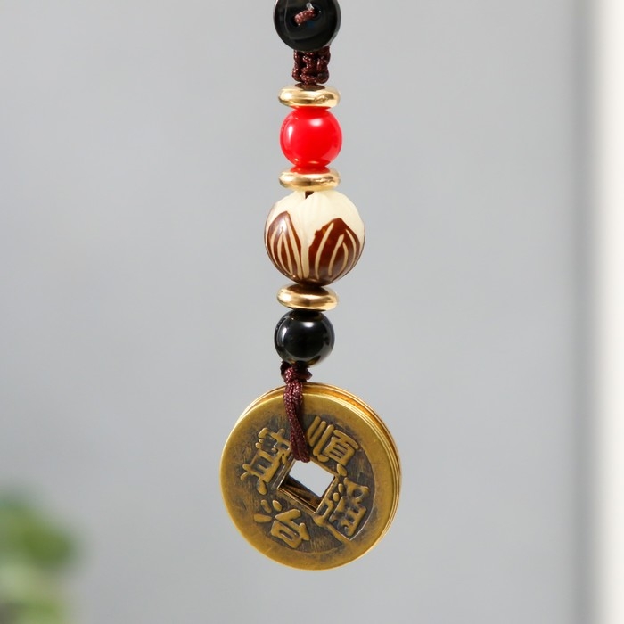 Подвеска с монетой в виде пяти императоров d=2,7 см Подвеска с монетой в виде пяти императоров d=2,7 см