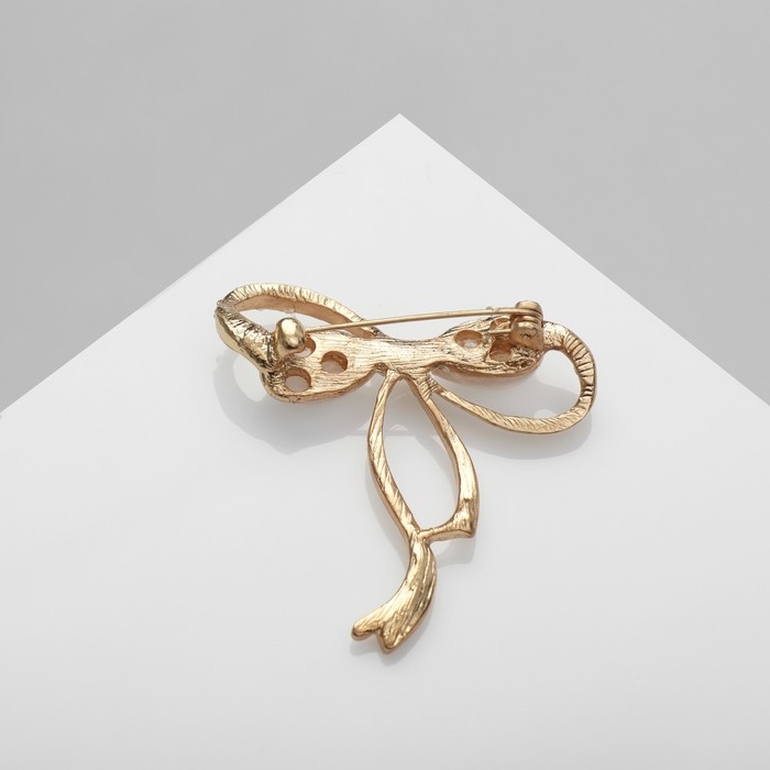 Брошь «Бантик» с жемчужинками, цвет белый в золоте Брошь «Бантик» с жемчужинками, цвет белый в золоте