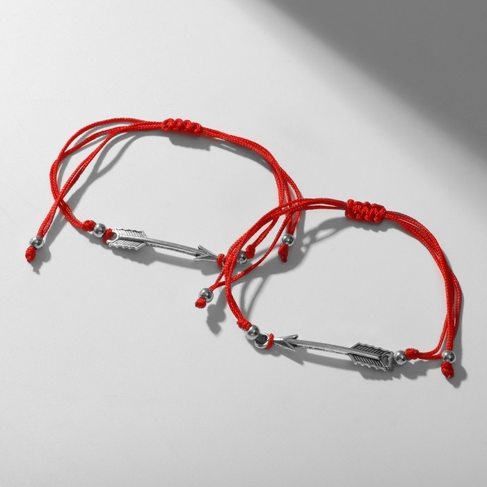 Браслет-оберег «Красная нить» In love лучшие друзья, набор 2 шт., цвет серебро, d=5,5 см