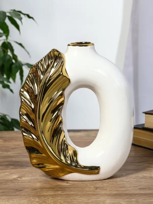 Ваза керамика настольная Ваза керамика настольная "Лорей" h=22х17,5 d=4 см, белый