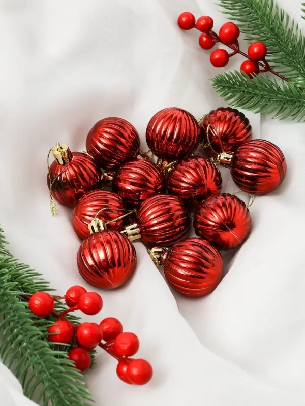 Набор украшений пластик 60 шт Набор украшений пластик 60 шт "Зима в подарках" красный