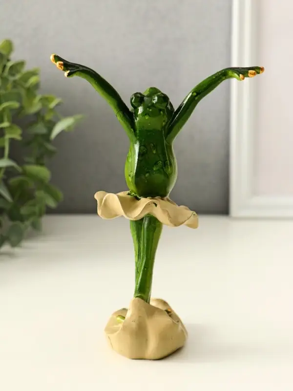 Фигурка полистоун лак &laquo;Лягуха балерина: полёт&raquo;, 17&times;7&times;10 см