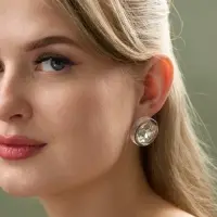 Серьги гвоздики &laquo;Кристалл. Круг&raquo;, белые