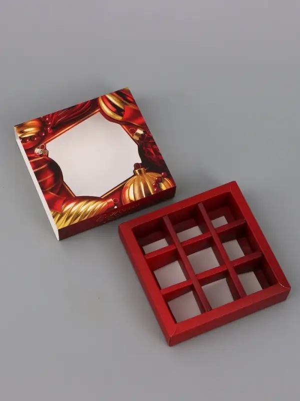 Коробка подарочная для 9 конфет &laquo;Красные и золотые шары&raquo; 14.5&times;14.5&times;3.5 см