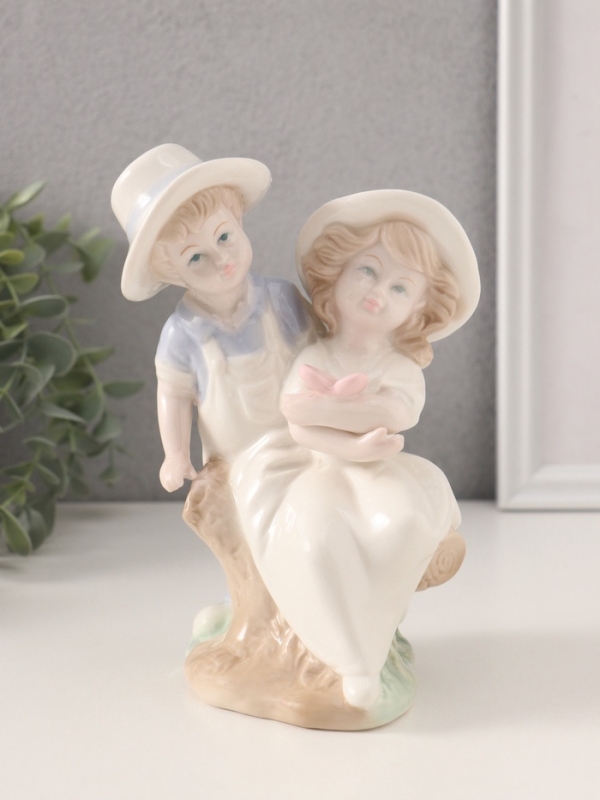 Сувенир керамика  Сувенир керамика "Детишки у дерева" 9х10х16,5 см