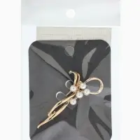 Брошь &laquo;Бантик&raquo;, жемчуг, цвет белый в золоте