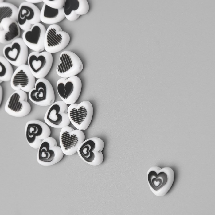 Бусины для творчества пластик Бусины для творчества пластик "Нарисованное сердце" бело-черное набор 30 шт 0,8х0,4 см