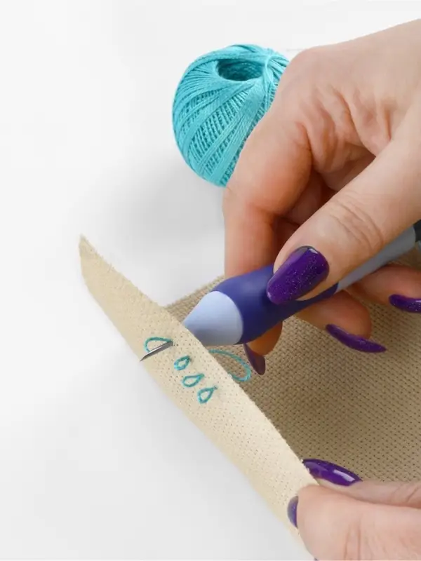 Игла для вышивания TEIRA, для ковровой техники, d=1.3/1.6/2.2 мм, с нитевдевателями, голубая, синяя