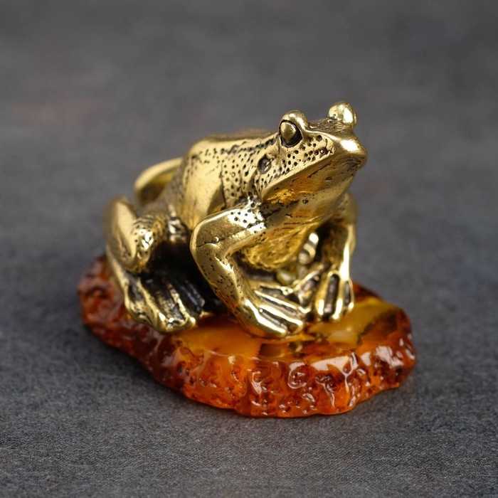 Сувенир Сувенир "Лягушка", 5х4 см, латунь, янтарь