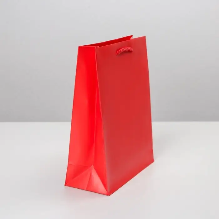 Пакет подарочный ламинированный, упаковка, «Красный», MS 18 х 23 х 8 см Пакет подарочный ламинированный, упаковка, «Красный», MS 18 х 23 х 8 см