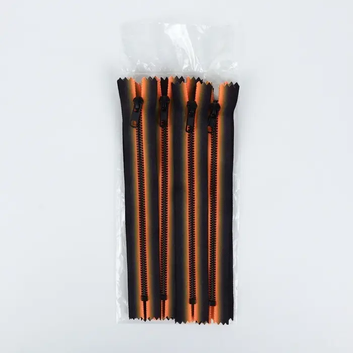 Молния «Трактор», №5, неразъёмная, замок автомат, 20 см, оранжевая, чёрная