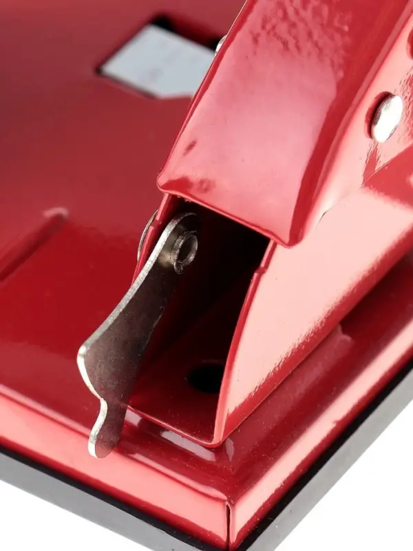 Дырокол на 30 листов, большой, металлический, с металлической линейкой, МИКС