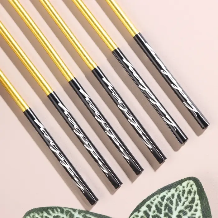 Свечи в торт &laquo;Праздник&raquo;, 6 шт., 14.5 см, золото с чёрным