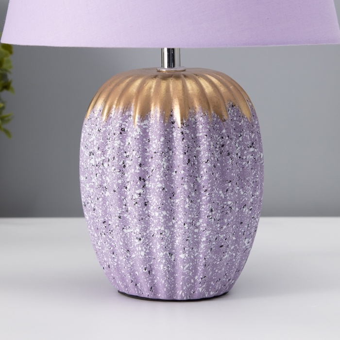 Настольная лампа с абажуром RISALUX «Успех», 1×Е14, 40 Вт, фиолетовый, 22×22×33 см Настольная лампа с абажуром RISALUX «Успех», 1×Е14, 40 Вт, фиолетовый, 22×22×33 см
