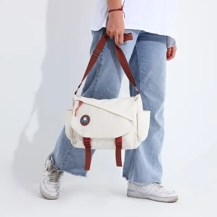 Сумка молодёжная на клапане, 29&times;13&times;24 см, молочная/коричневая