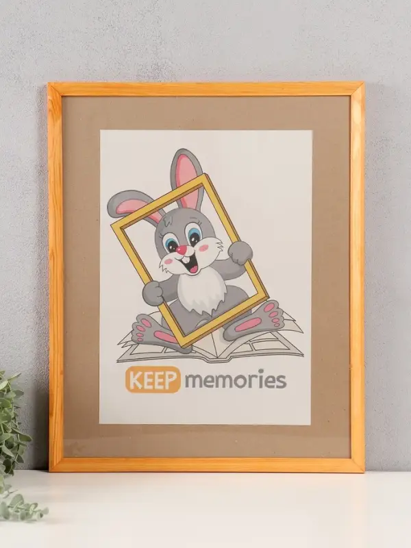 Фоторамка дерево 40х50 см, сосна №2 (пластиковый экран) Фоторамка дерево 40х50 см, сосна №2 (пластиковый экран)