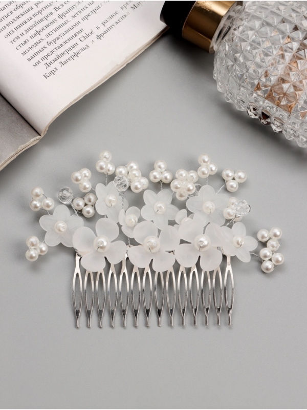 Гребень для волос  Гребень для волос "Эмилия" цветочный, 11х6 см, белый