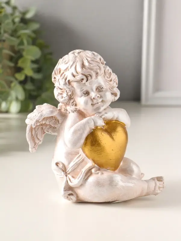 Фигура полистоун "Ангелочек с сердцем сидит" 14х13х10 см