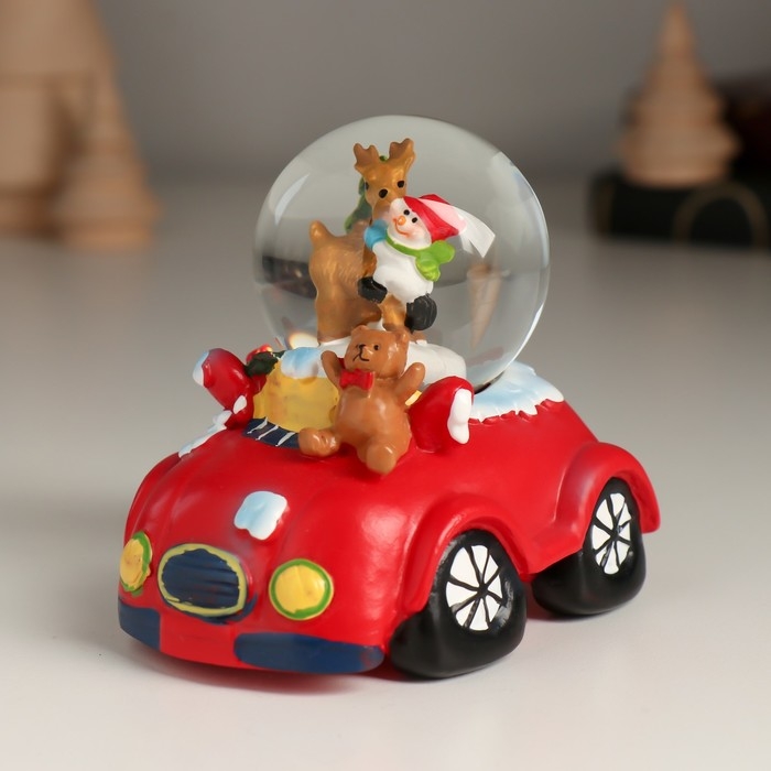 Сувенир полистоун водяной шар Сувенир полистоун водяной шар "Новогодний автомобиль" МИКС 8,3х6,6х7,8 см