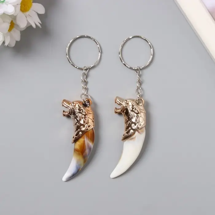 Брелок пластик Брелок пластик "Клык с волком" 5,7х1,3х2,3 см