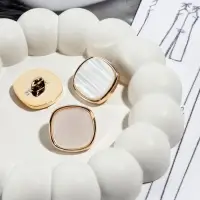 Набор пластиковых пуговиц на ножке, d=23 мм, 5 шт., цвет белый